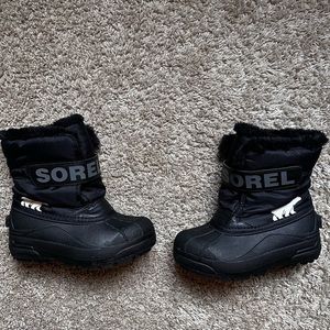 Sorel boys or girls snow boots size 13